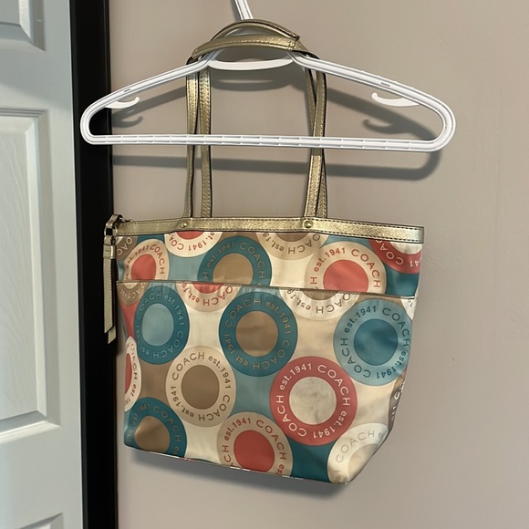 Coach shoulder Purse - Picture 3 of 6